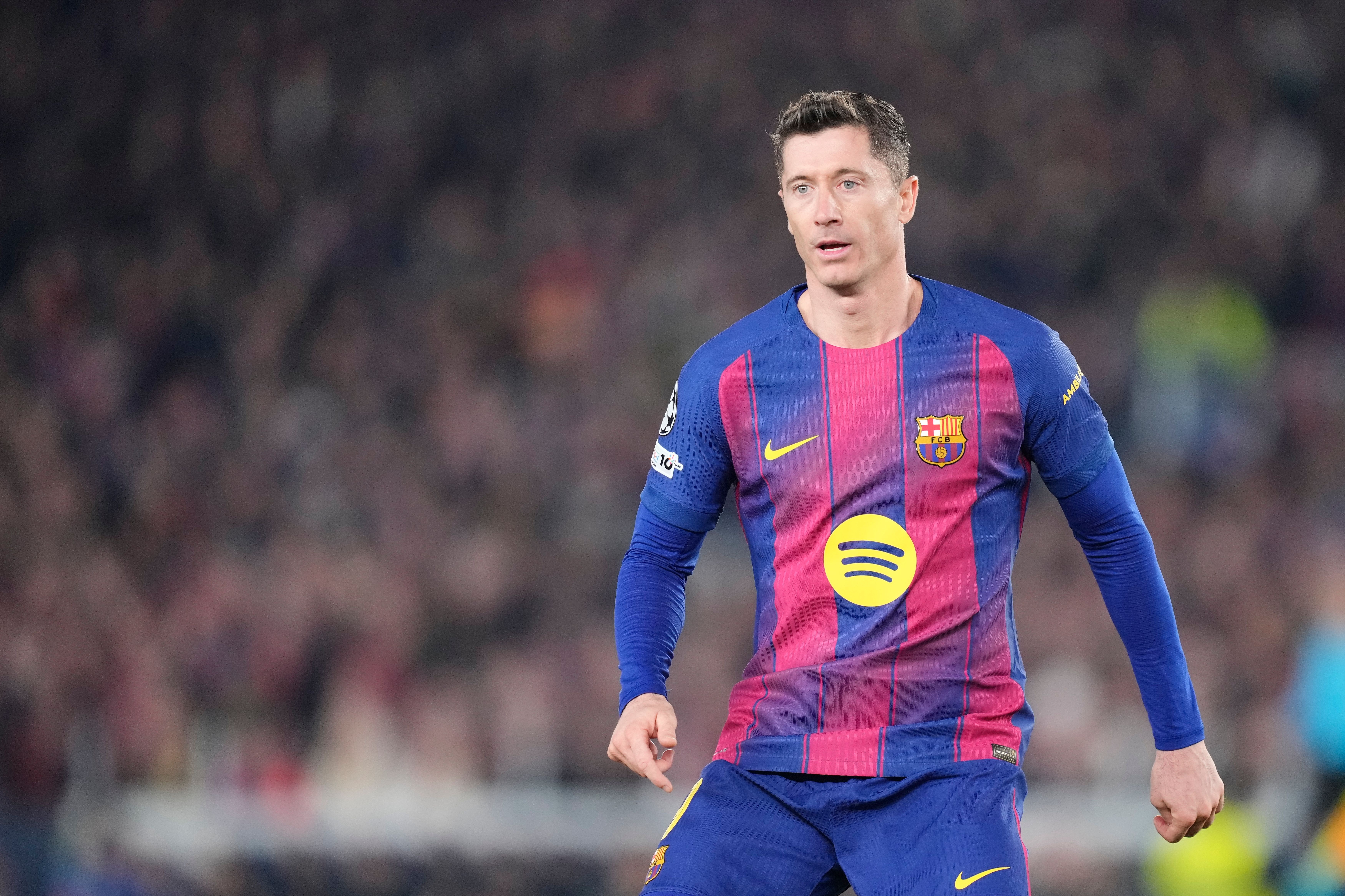 AG体育app下载-罗马诺：莱万很快决定俱乐部和国家队未来，巴萨提供1年合同+降薪